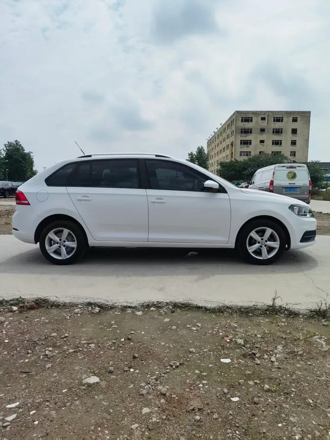 Volkswagen 2015 1.6L 7