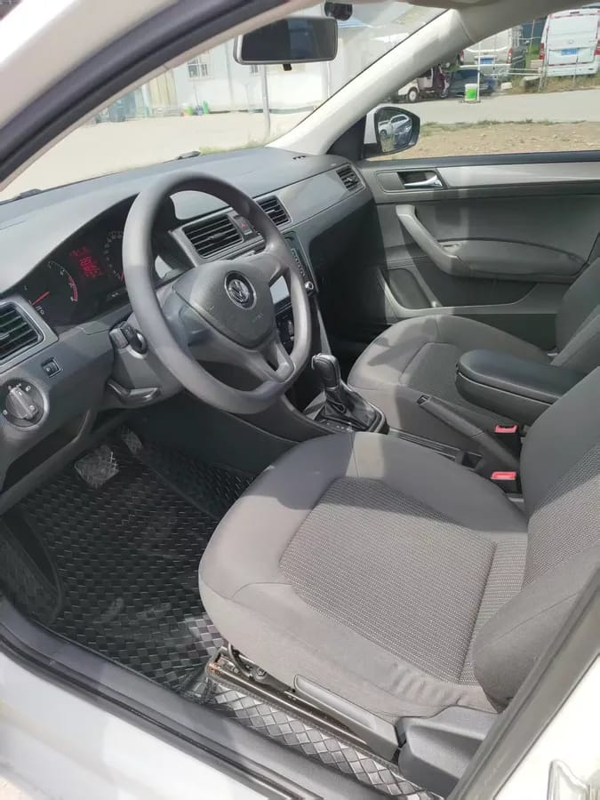 Volkswagen 2015 1.6L 10