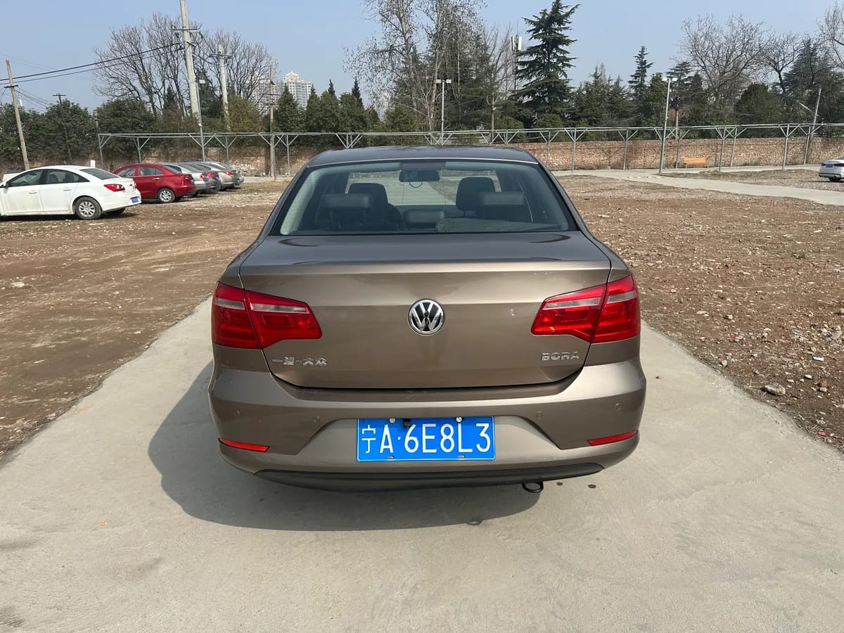 Volkswagen 2015 1.6L 5