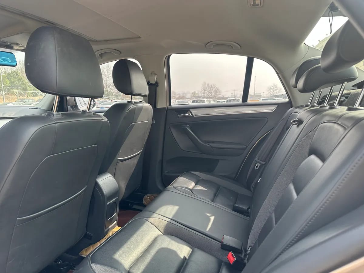 Volkswagen 2015 1.6L 7