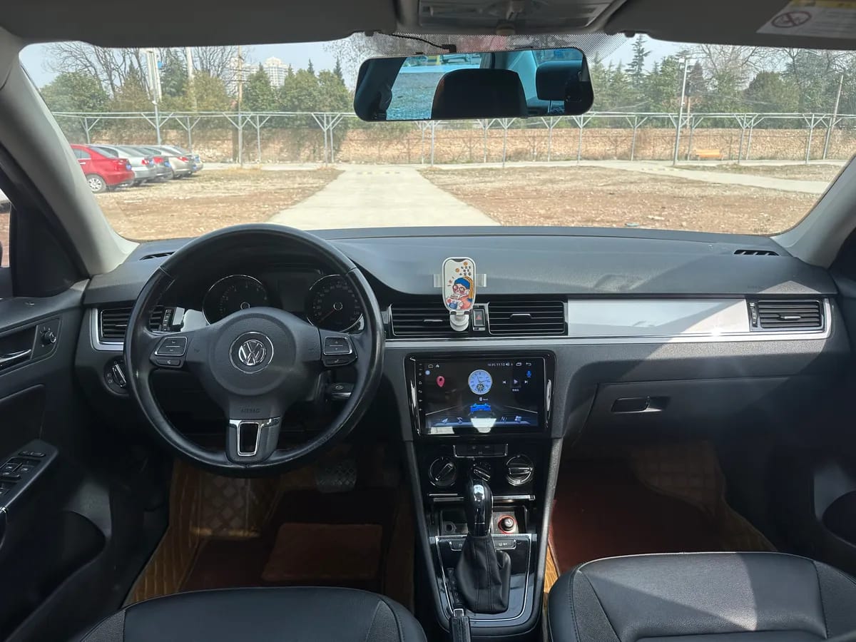 Volkswagen 2015 1.6L 8