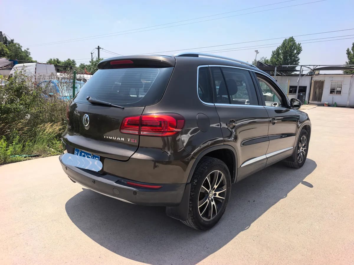 Volkswagen 2015 1.8TSI 9