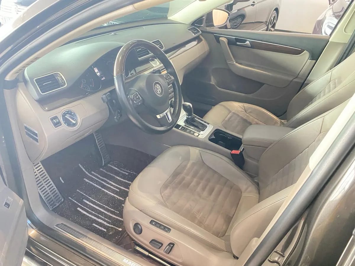 Volkswagen 2015 2.0TSI 5