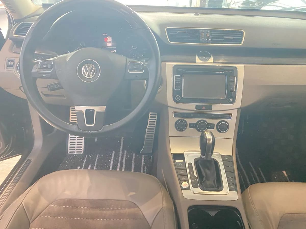 Volkswagen 2015 2.0TSI 8