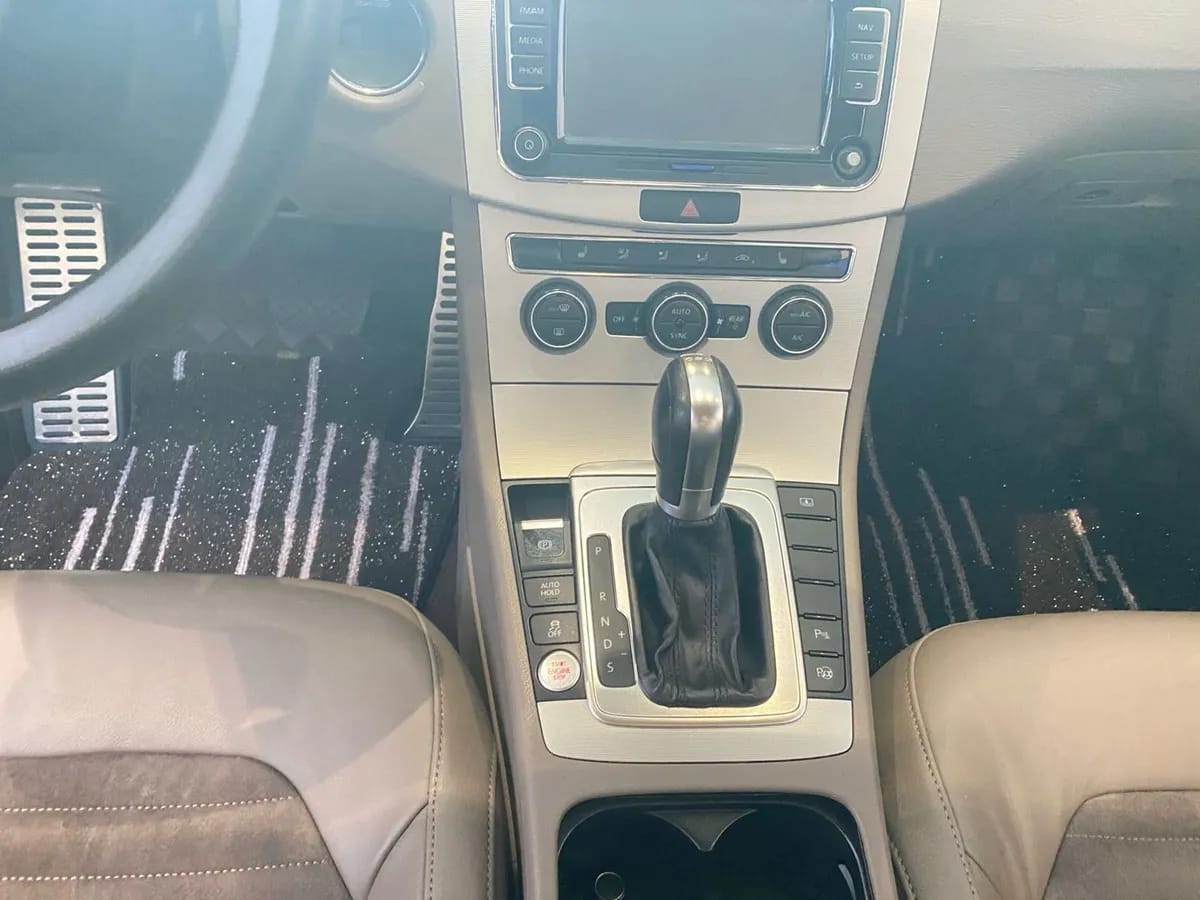 Volkswagen 2015 2.0TSI 10