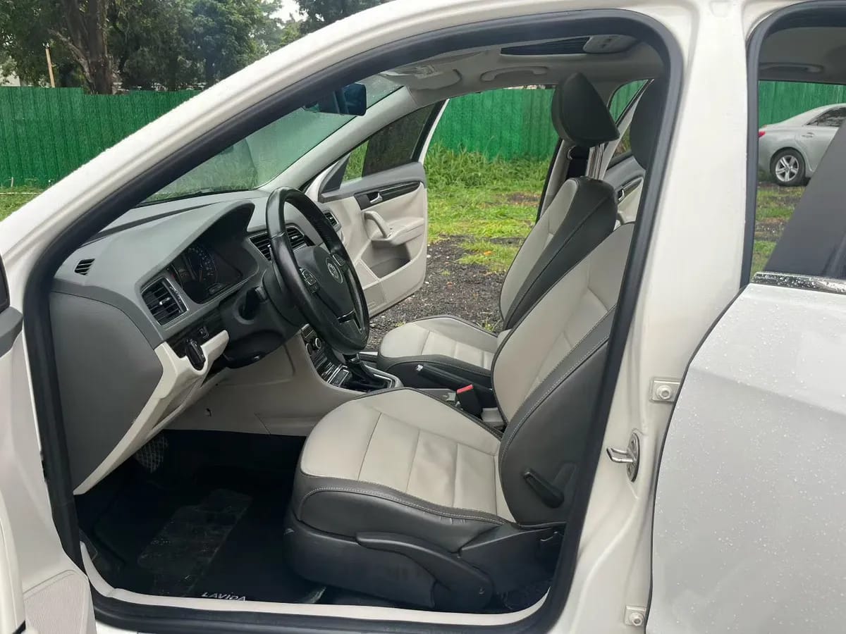 Volkswagen 2015 230TSI DSG 4