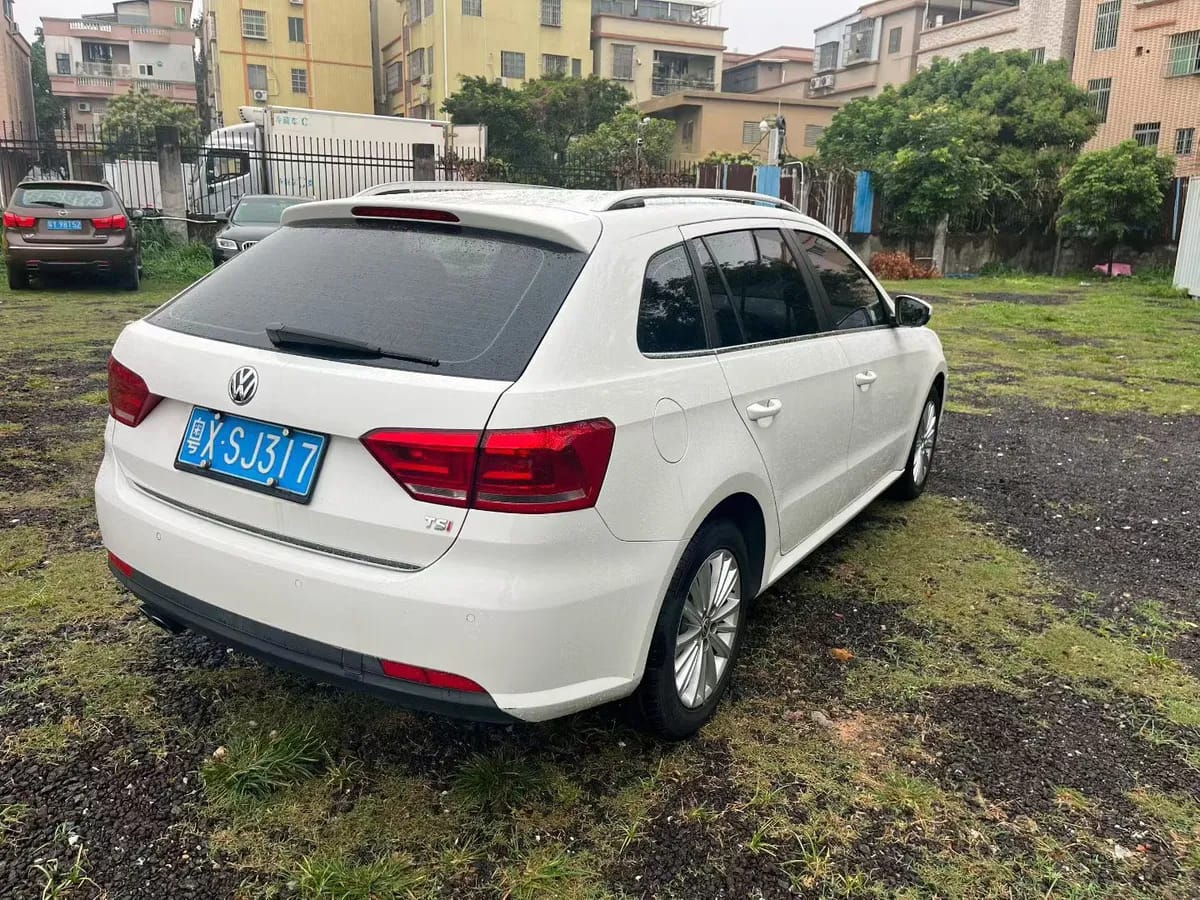 Volkswagen 2015 230TSI DSG 7