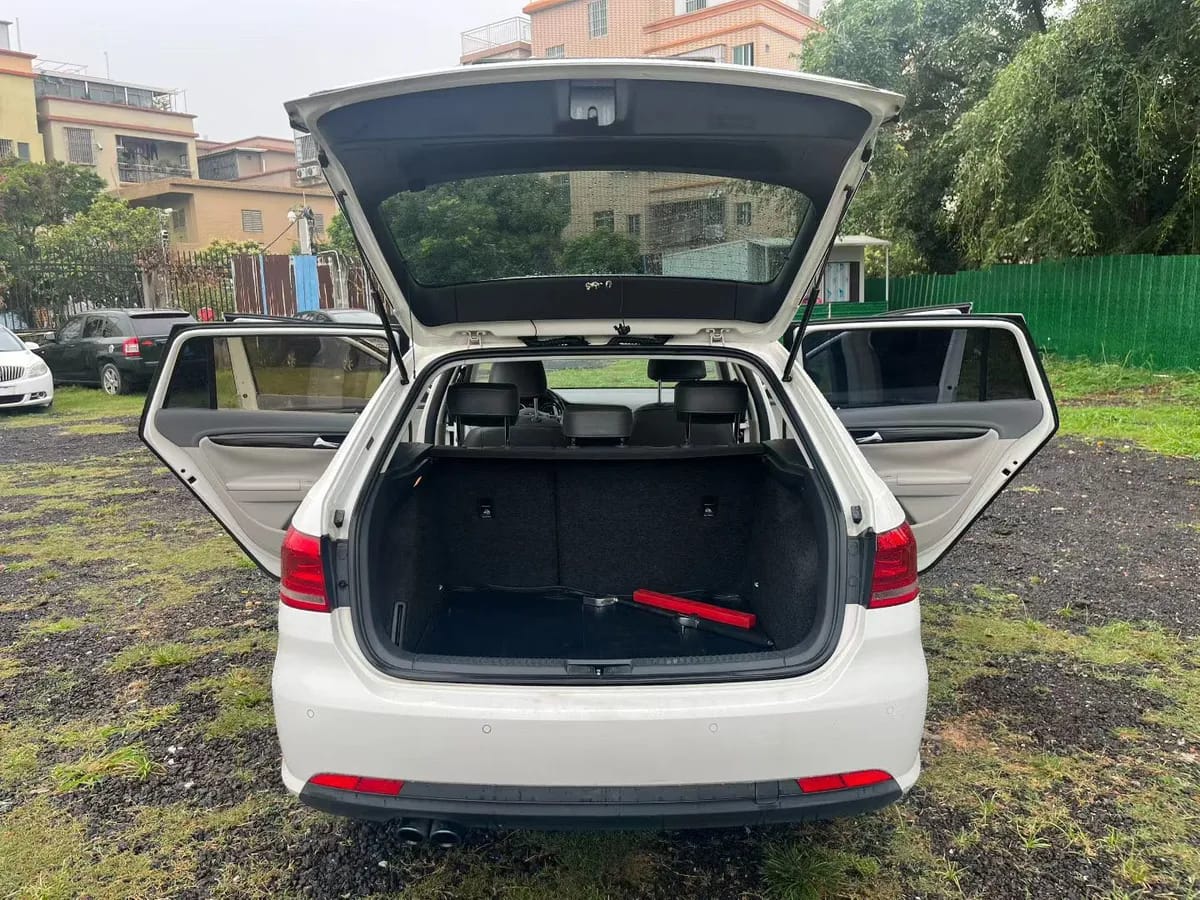 Volkswagen 2015 230TSI DSG 9