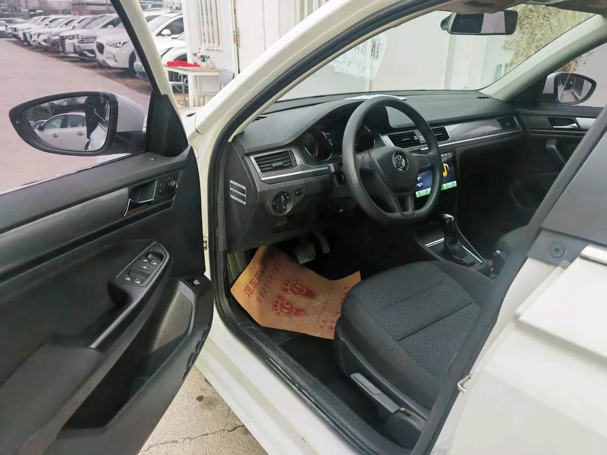 Volkswagen 2016 1.6L 3
