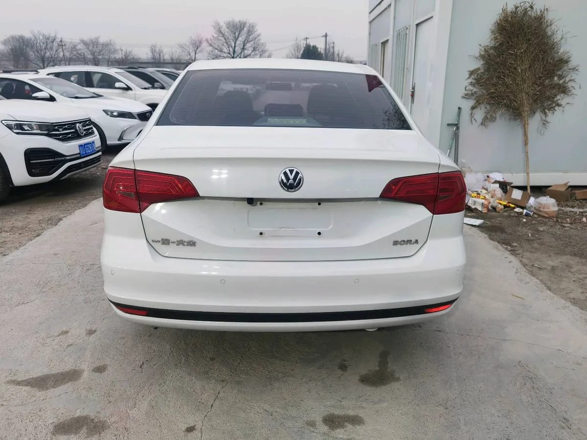 Volkswagen 2016 1.6L 7