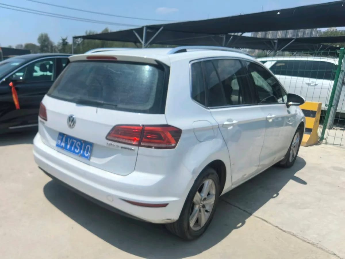 Volkswagen 2016 230TSI 5