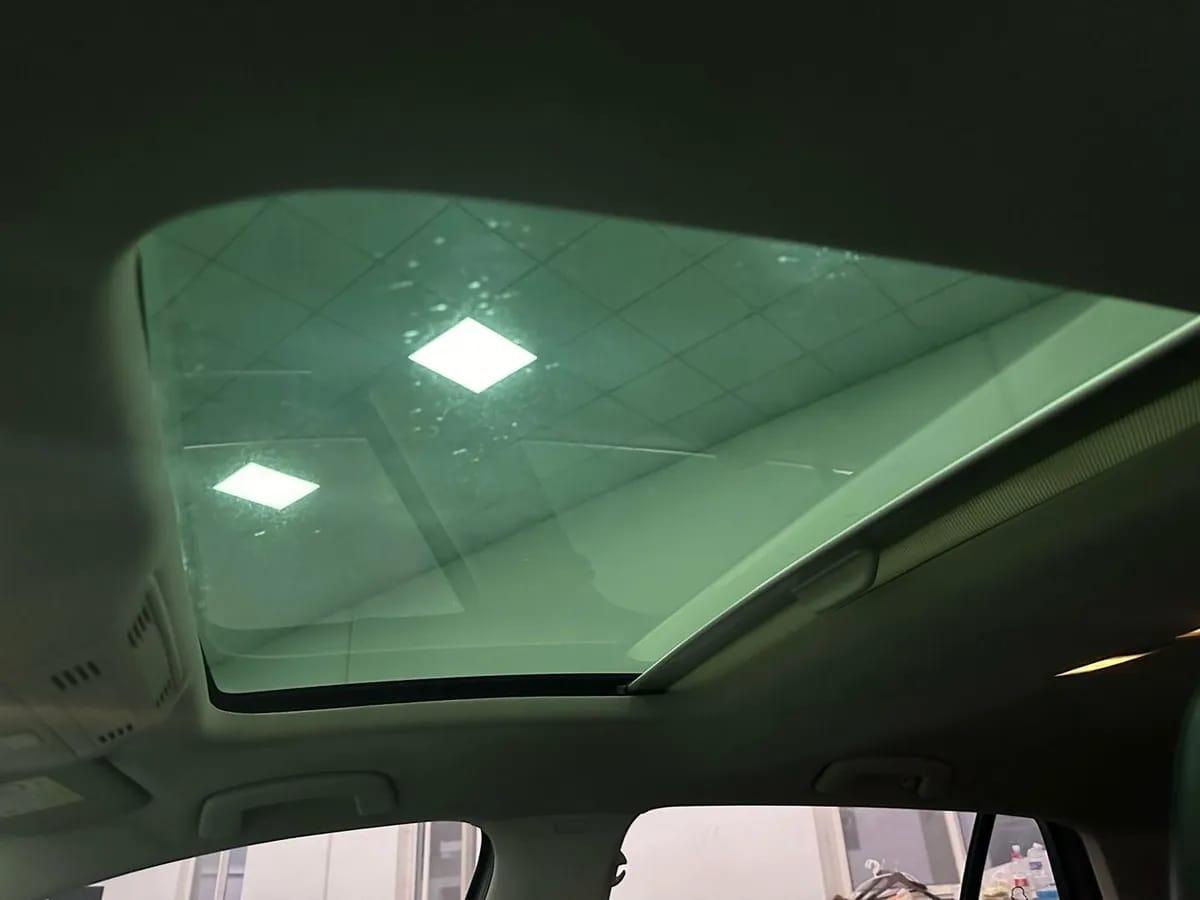 Volkswagen 2016 230TSI 10