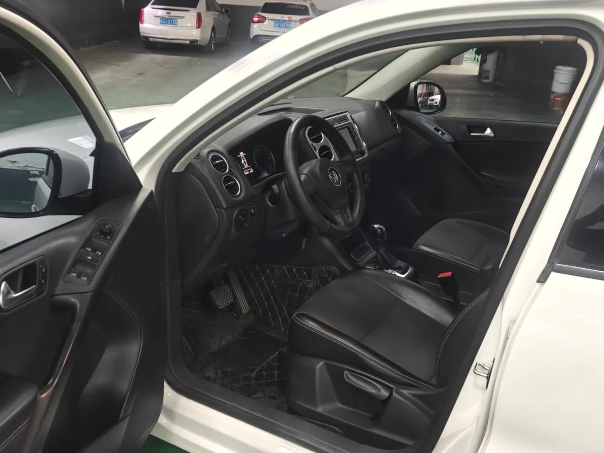Volkswagen 2016 300TSI 7