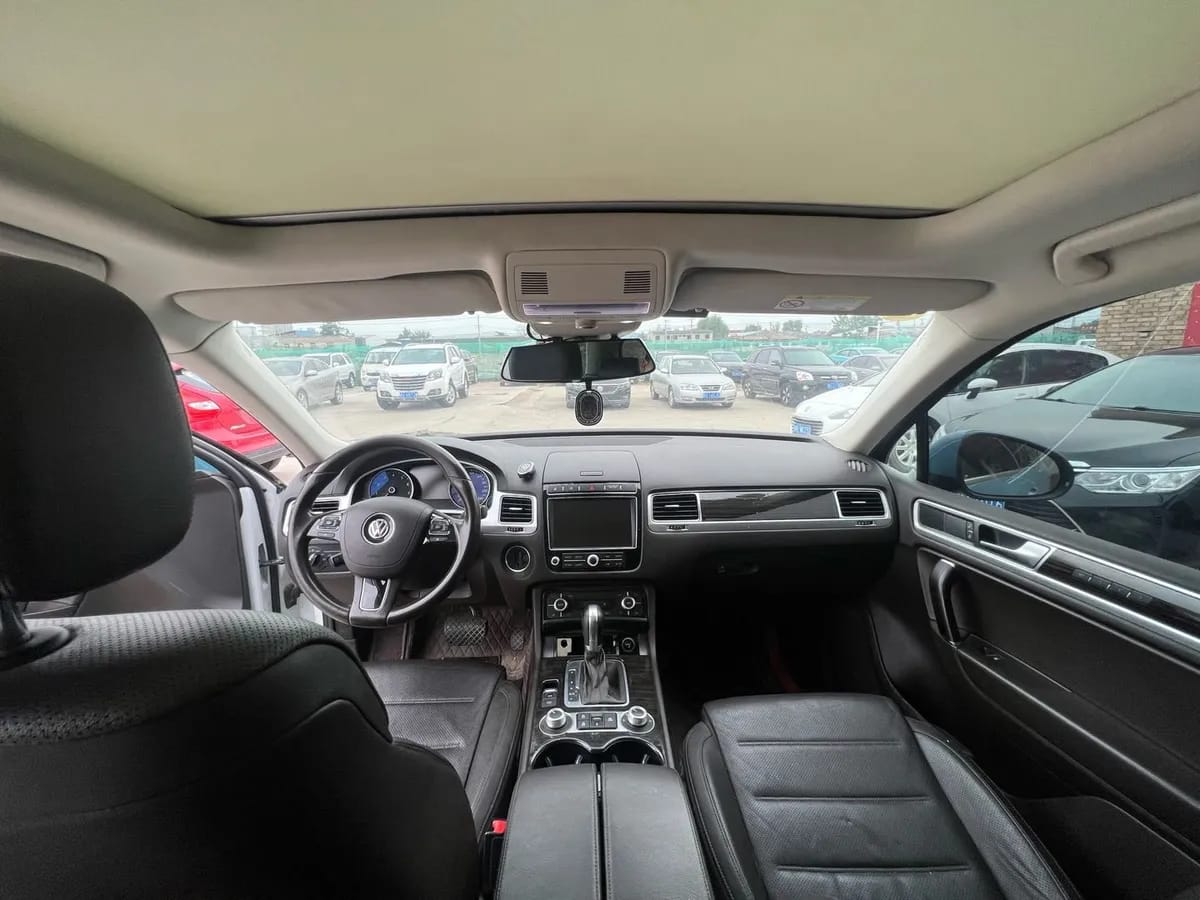 Volkswagen ( ) 2016 3.0TSI 9