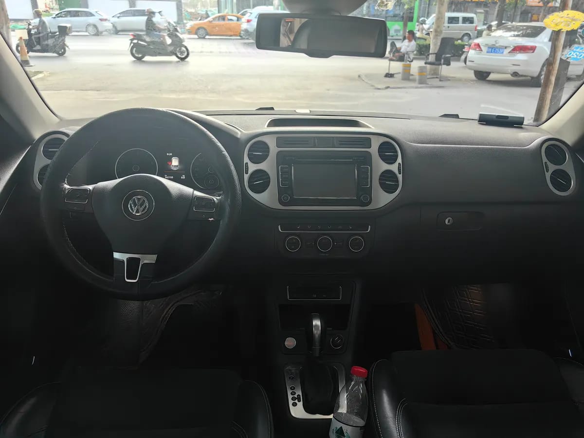Volkswagen 2016 330TSI 8