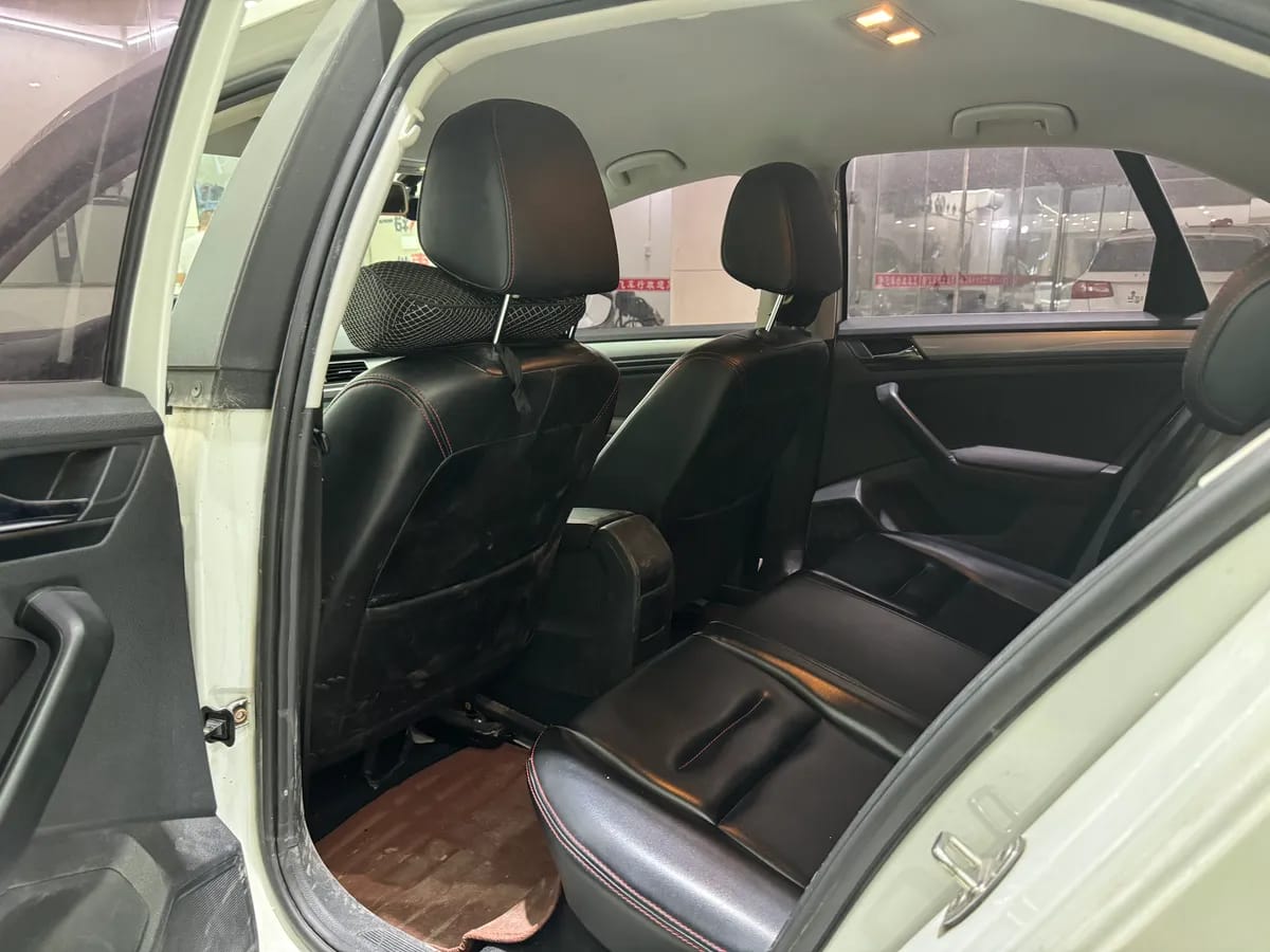 Volkswagen 2017 1.6L 5
