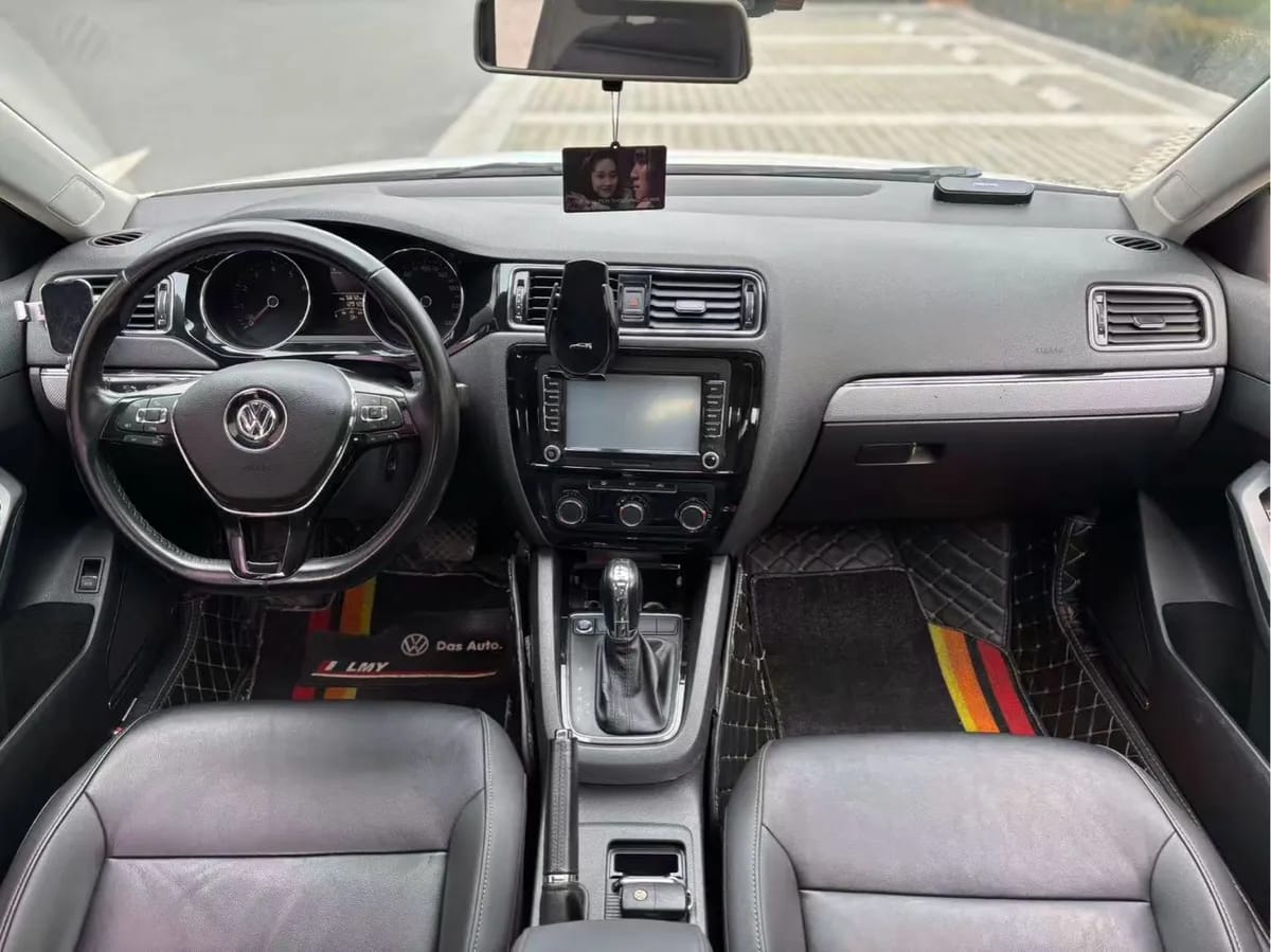 Volkswagen 2017 1.6L 8