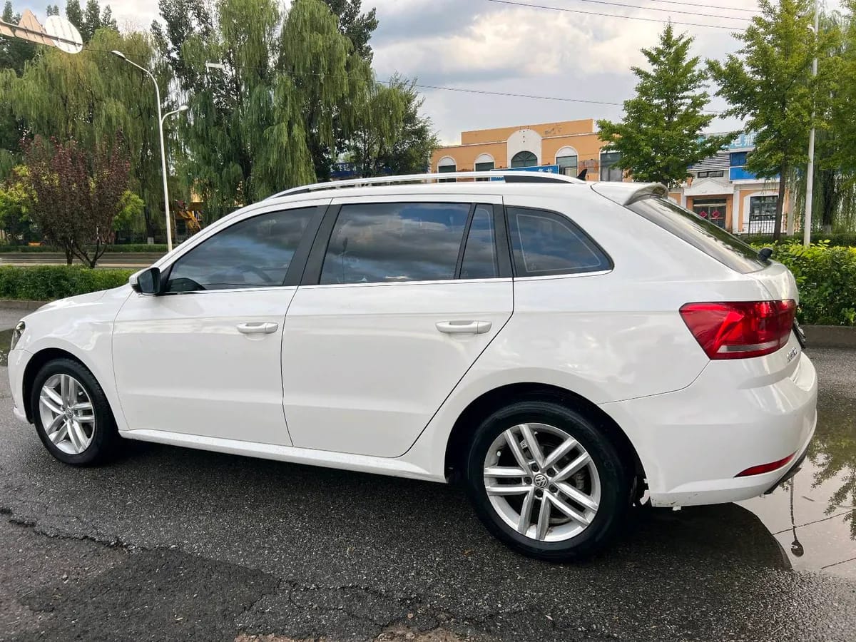 Volkswagen 2017 1.6L 9