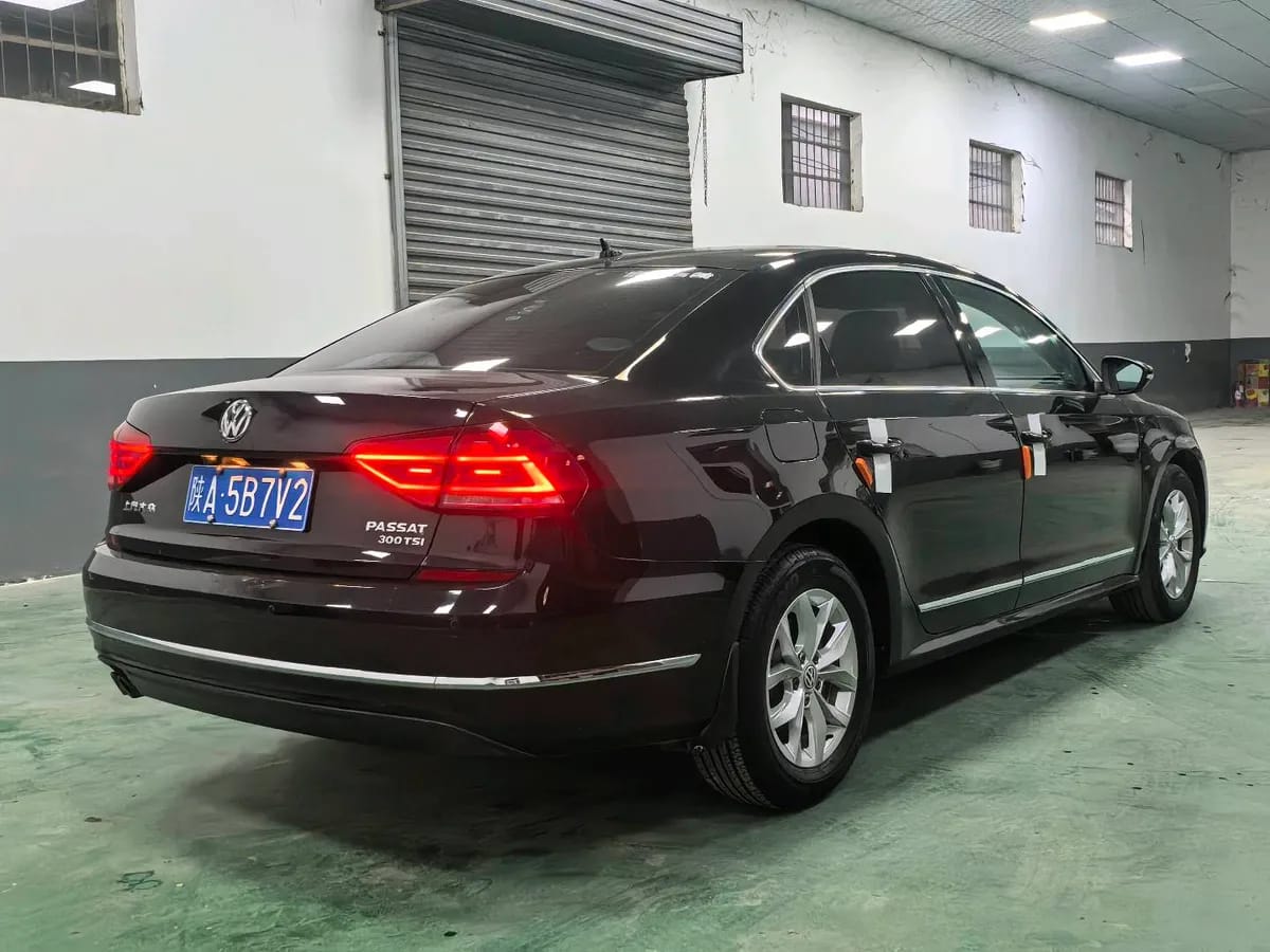 Volkswagen 2017 300TSI DSG 8
