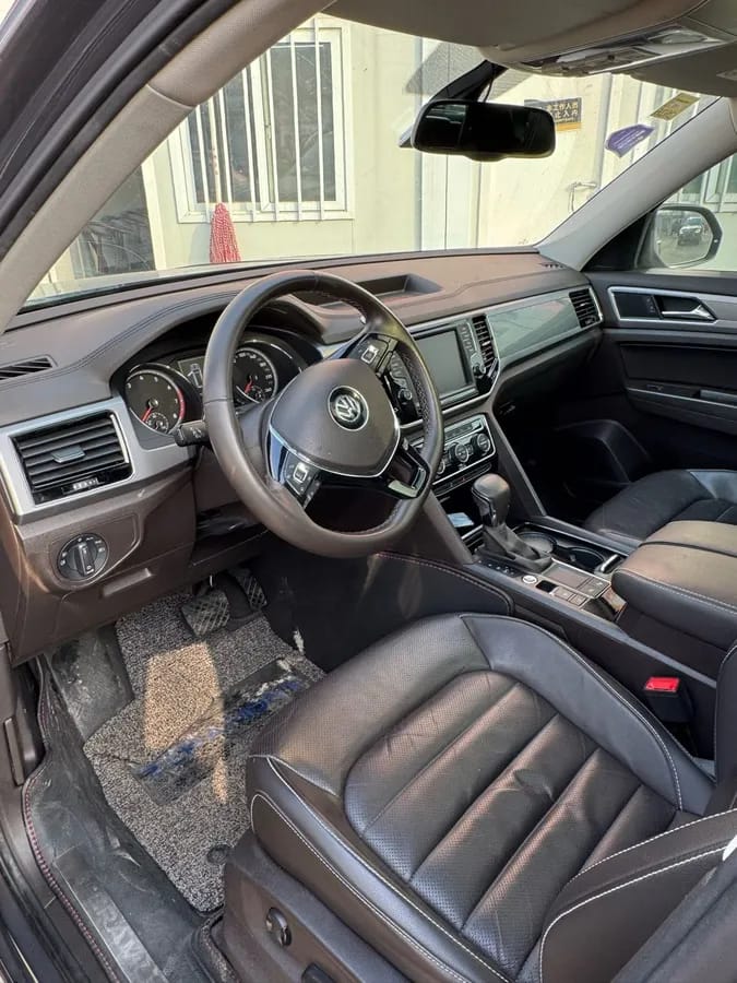 Volkswagen 2017 330TSI 8