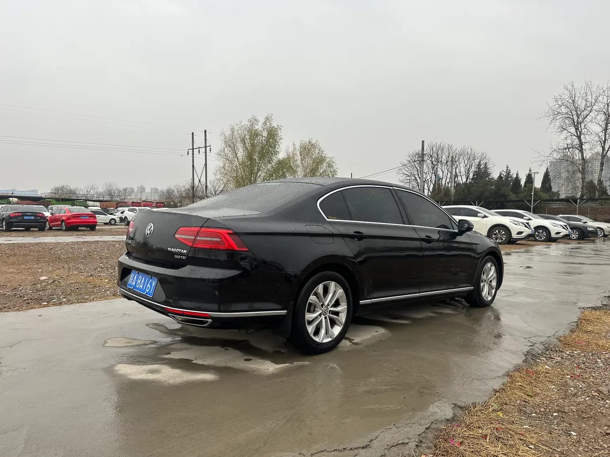 Volkswagen 2017 380TSI DSG 4