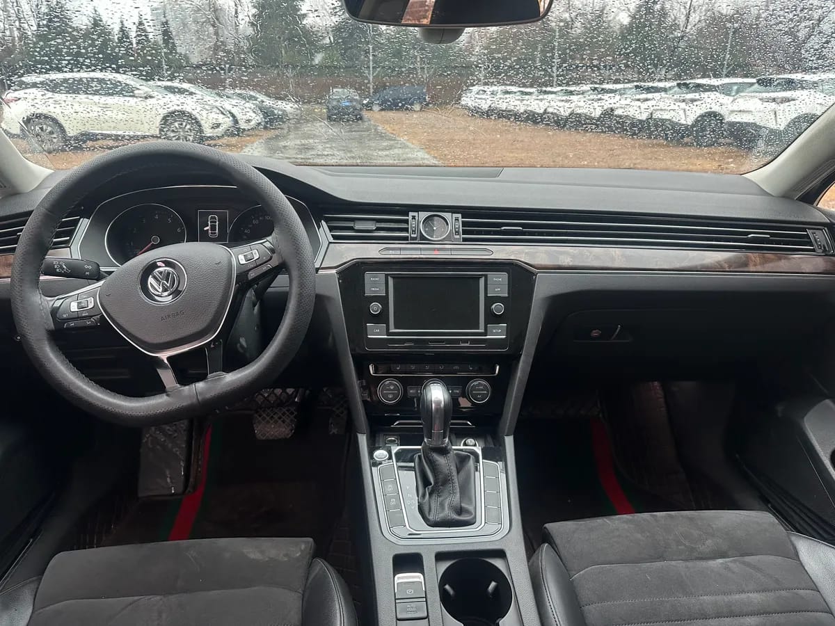 Volkswagen 2017 380TSI DSG 8