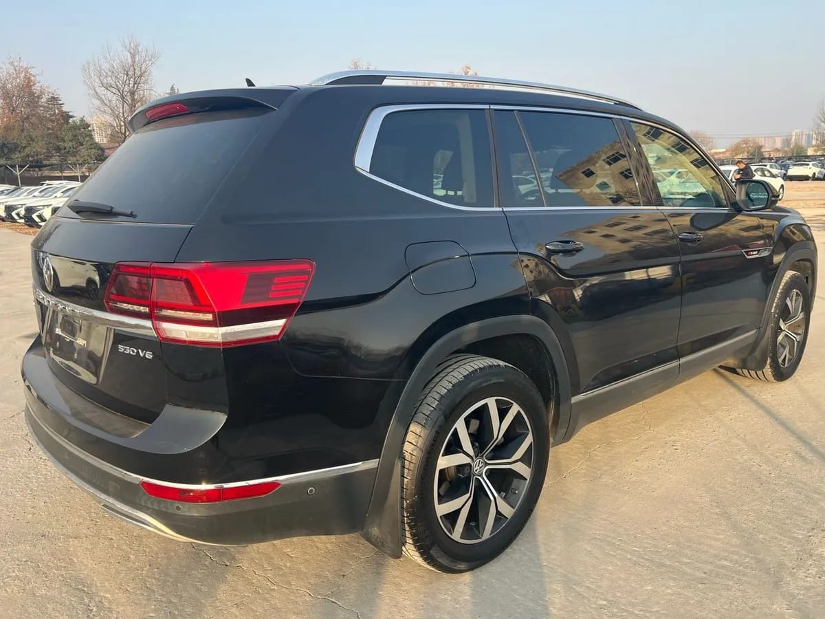 Volkswagen 2017 530 V6 4