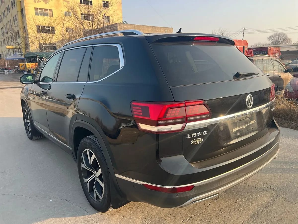 Volkswagen 2017 530 V6 6