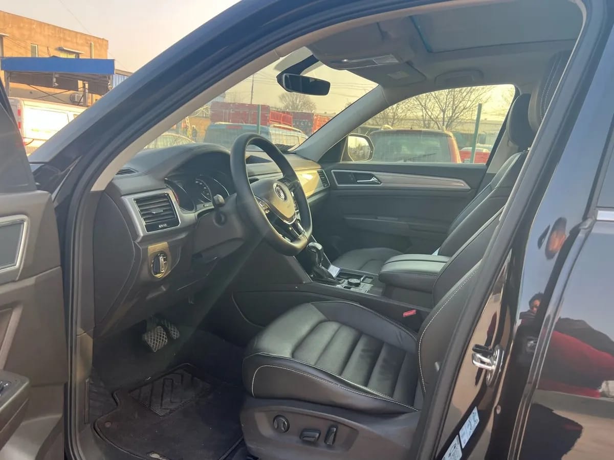 Volkswagen 2017 530 V6 7