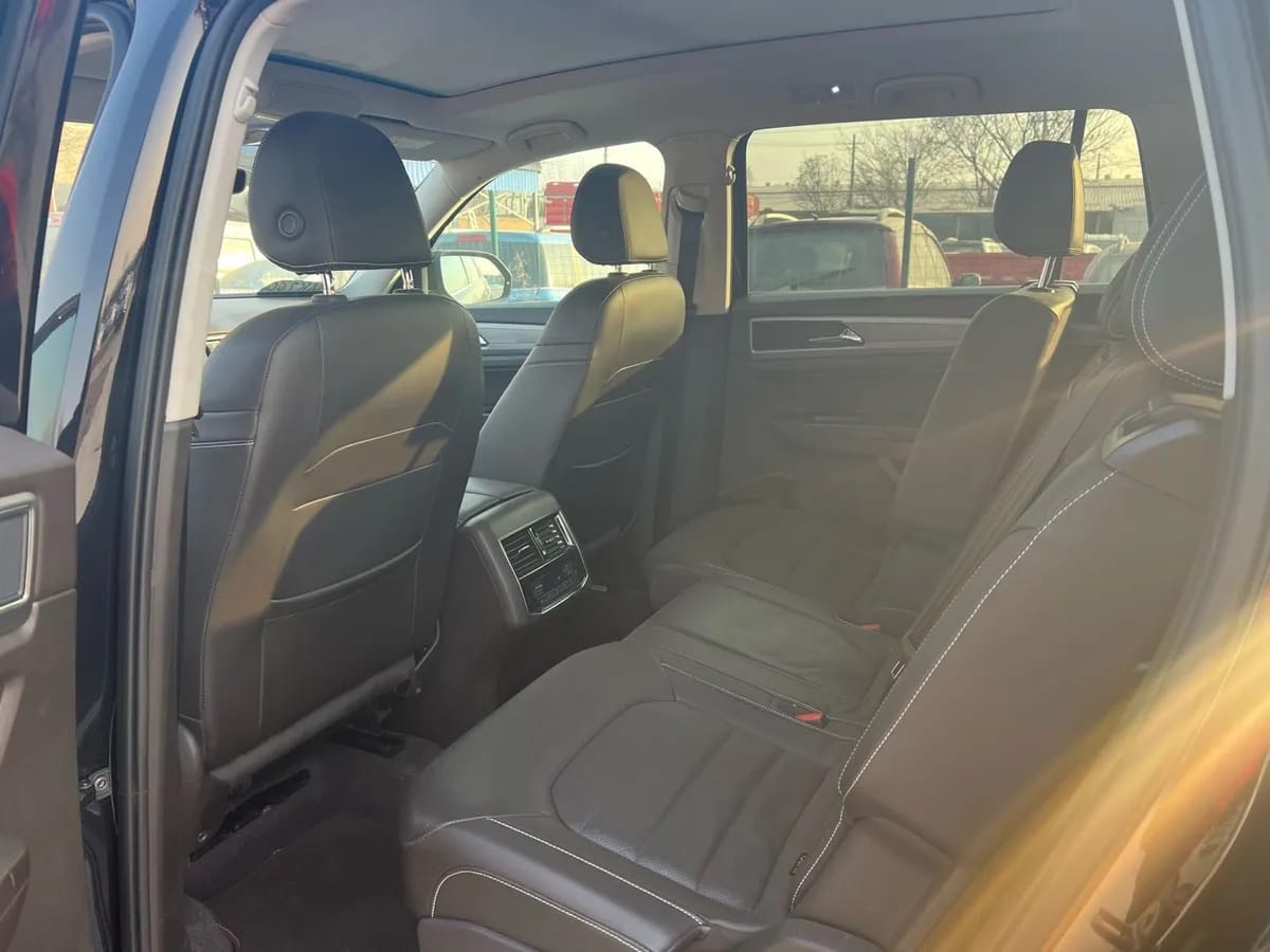 Volkswagen 2017 530 V6 8