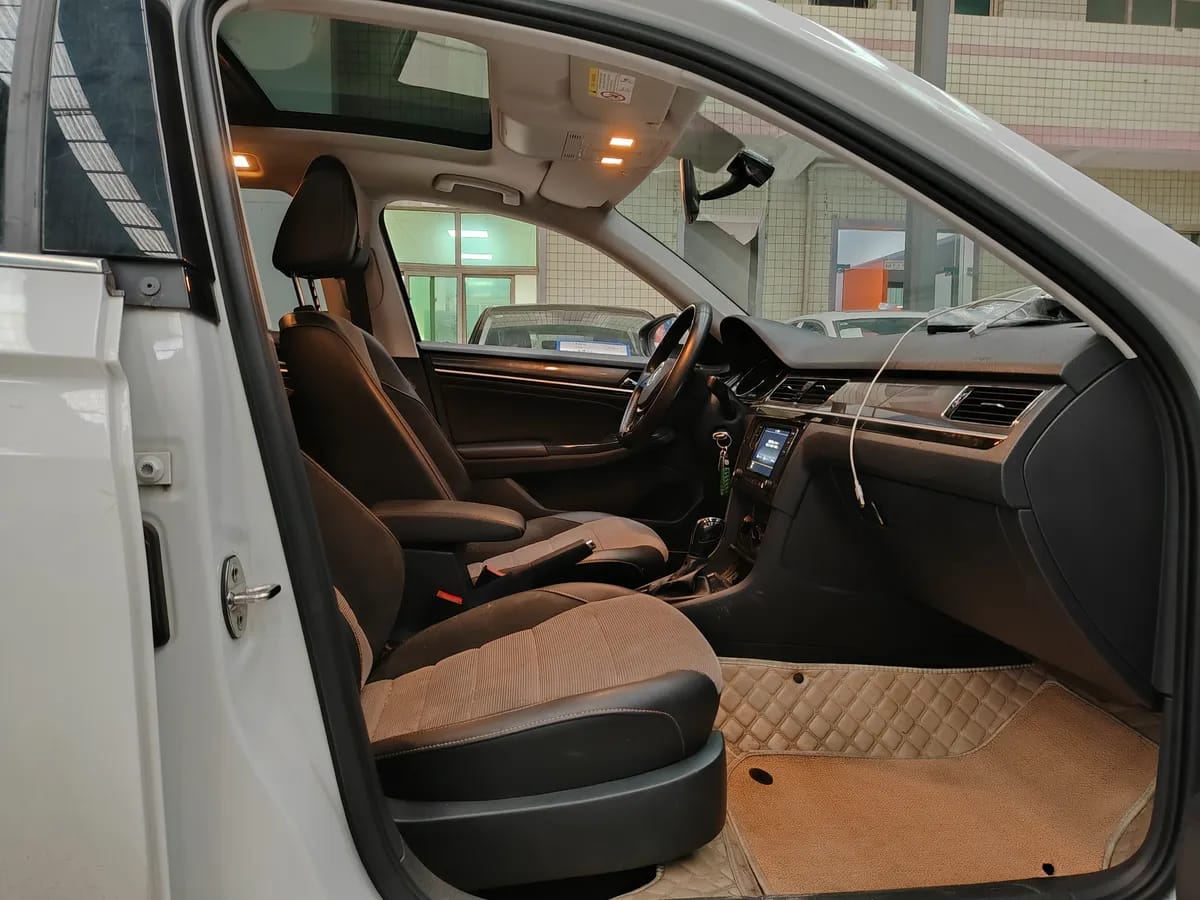 Volkswagen 2018 1.5L 8