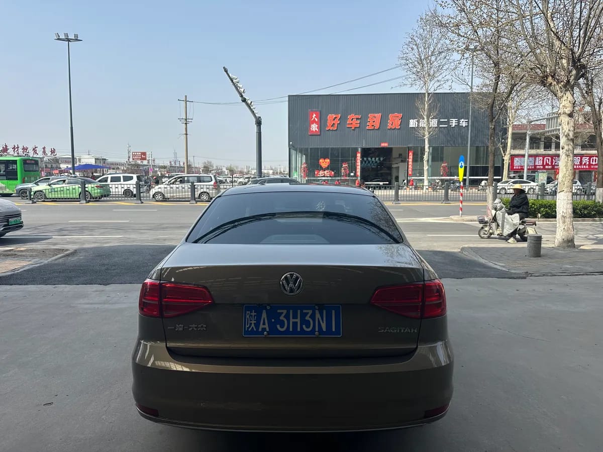 Volkswagen 2018 1.6L 5