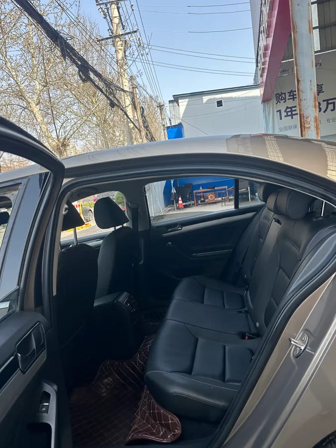 Volkswagen 2018 1.6L 8