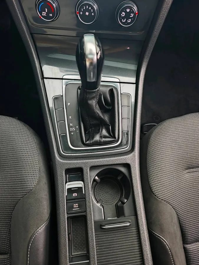 Volkswagen 2018 1.6L 8