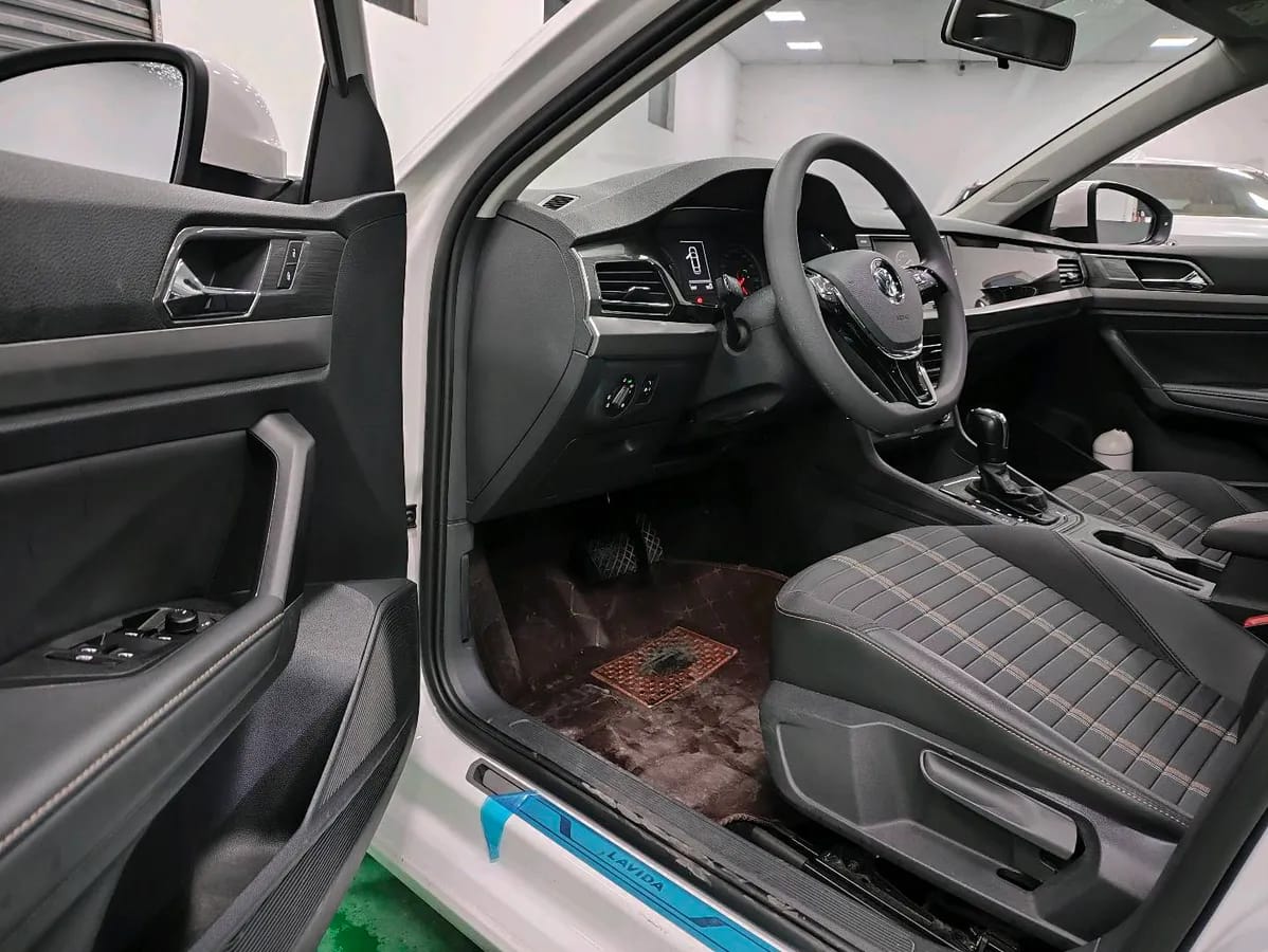 Volkswagen 2018 200TSI DSG V 4