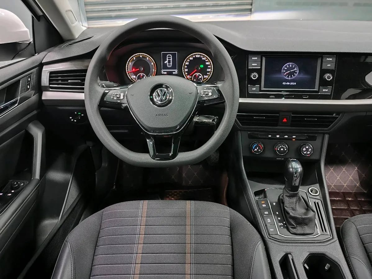 Volkswagen 2018 200TSI DSG V 6