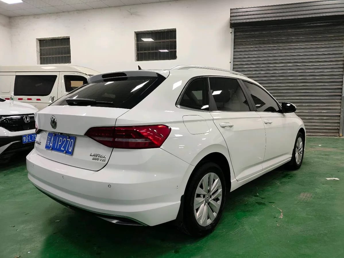Volkswagen 2018 200TSI DSG V 10