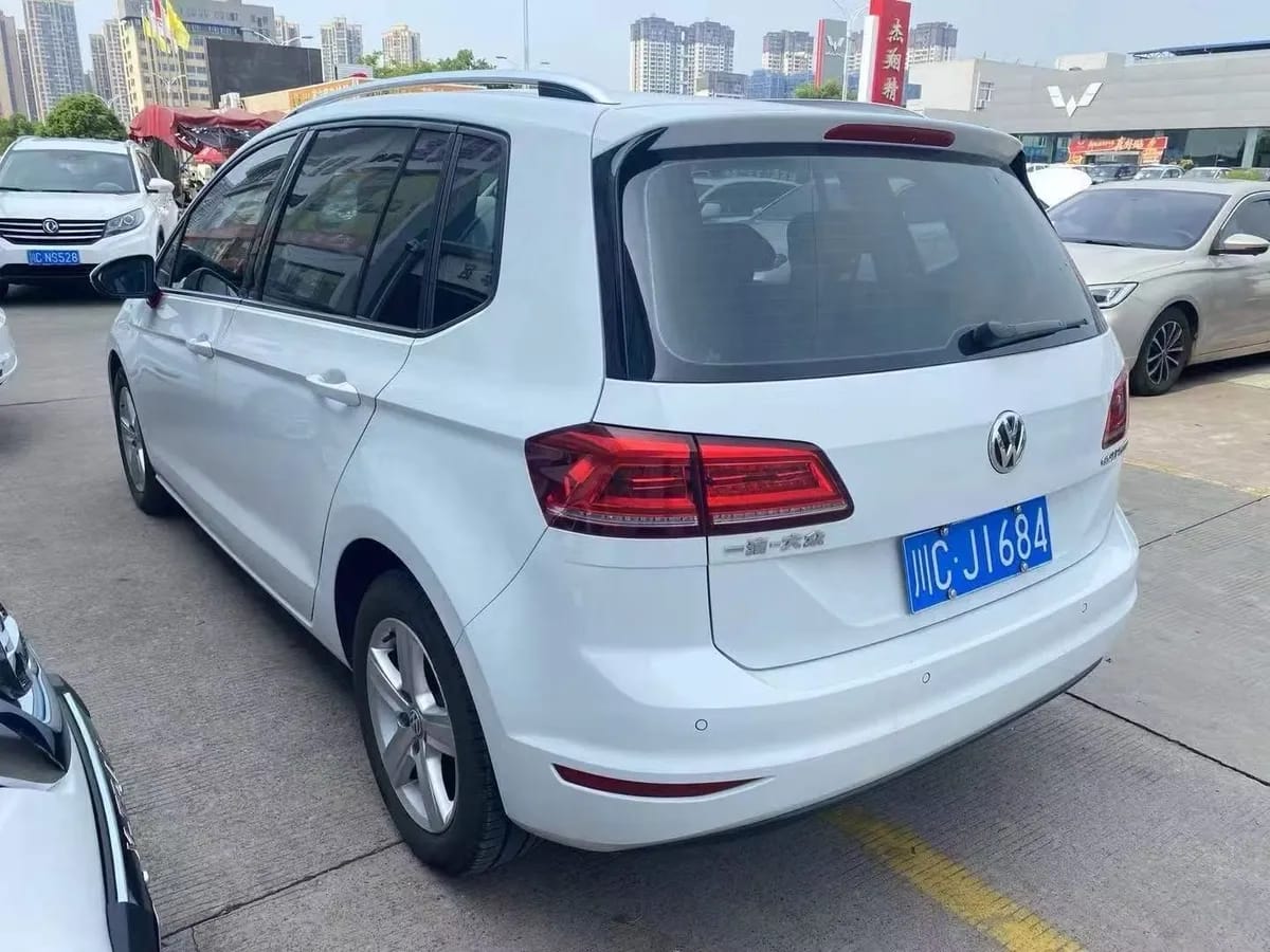 Volkswagen · 2018 230TSI 4