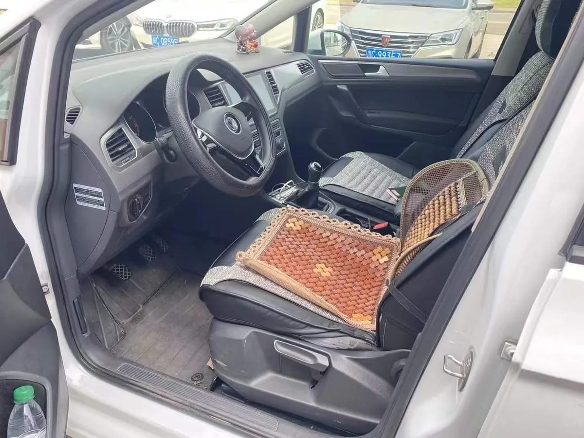 Volkswagen · 2018 230TSI 5