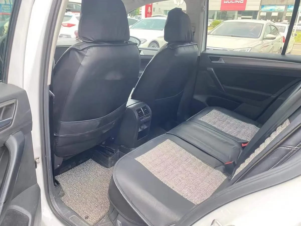 Volkswagen · 2018 230TSI 6