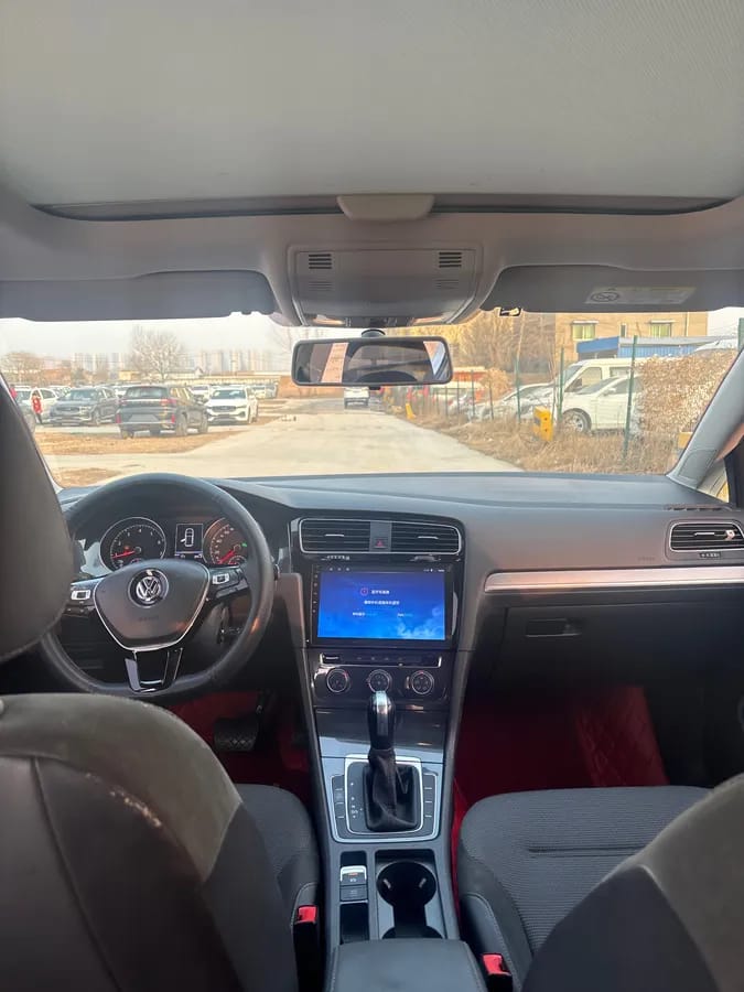 Volkswagen 2018 230TSI 8