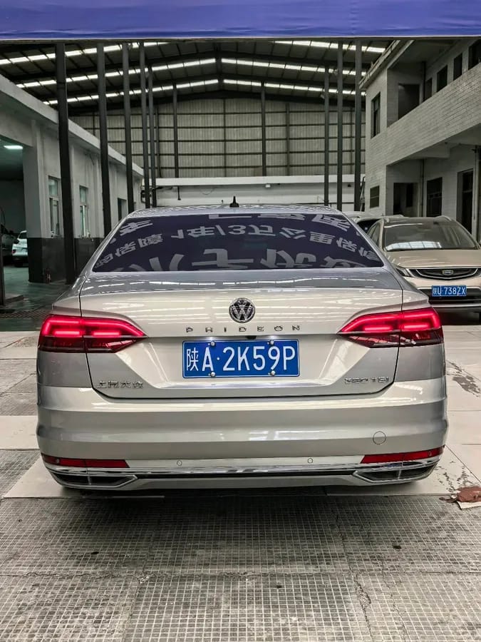 Volkswagen 2018 380TSI 9