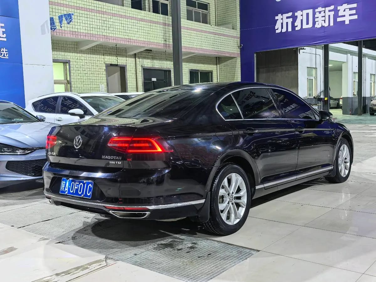 Volkswagen 2018 380TSI DSG 9