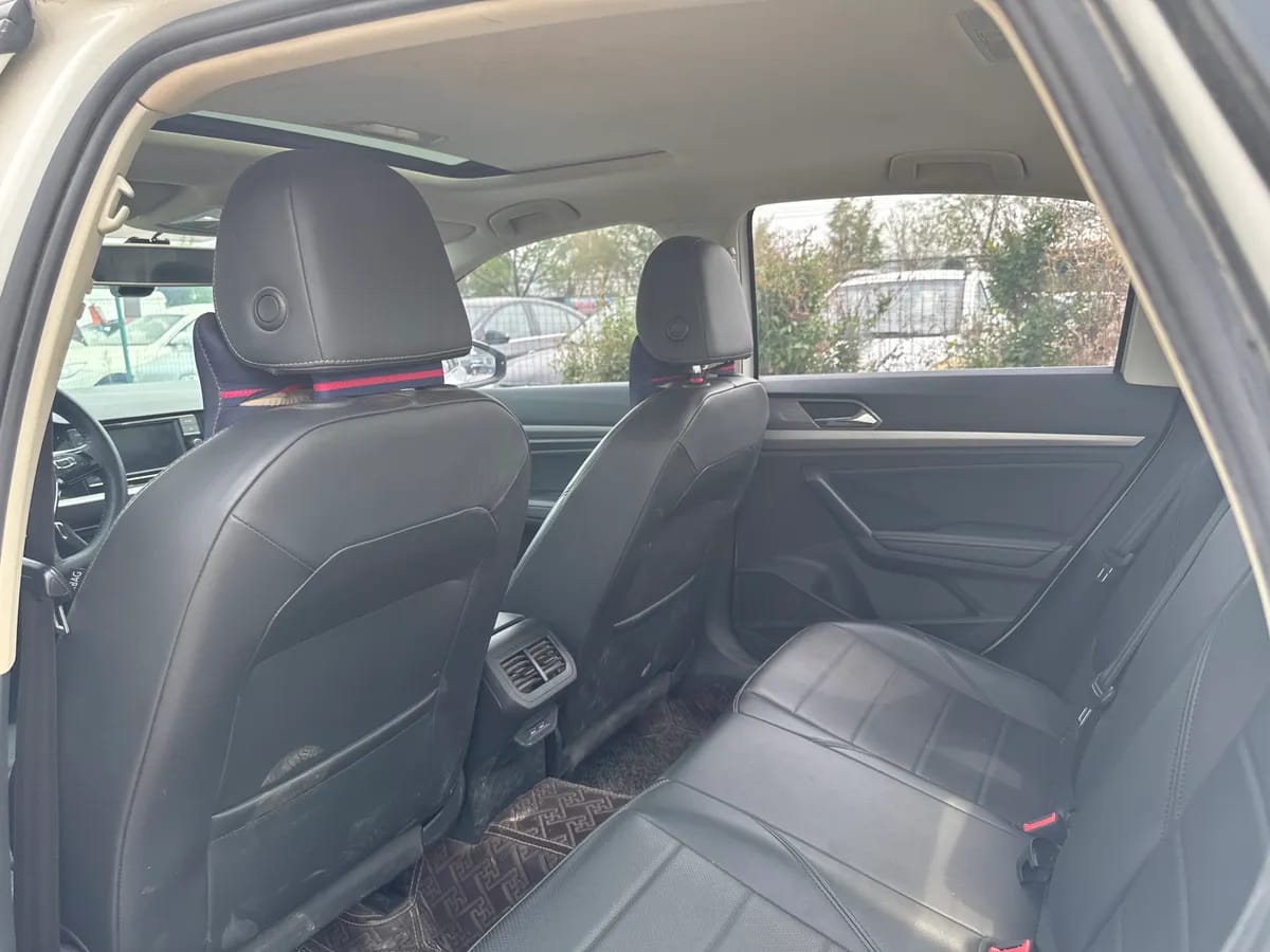 Volkswagen 2019 1.5L VI 9
