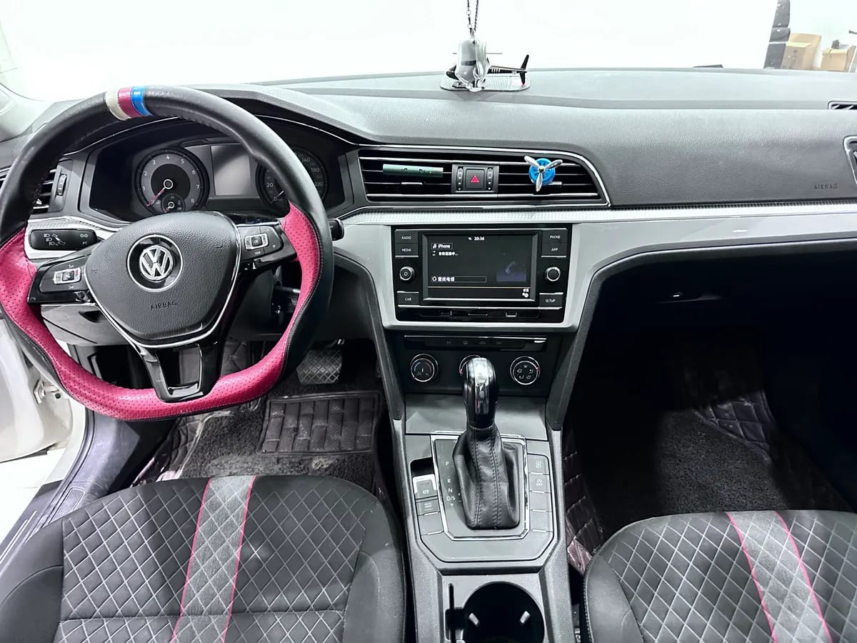 Volkswagen 2019 230TSI DSG V 9