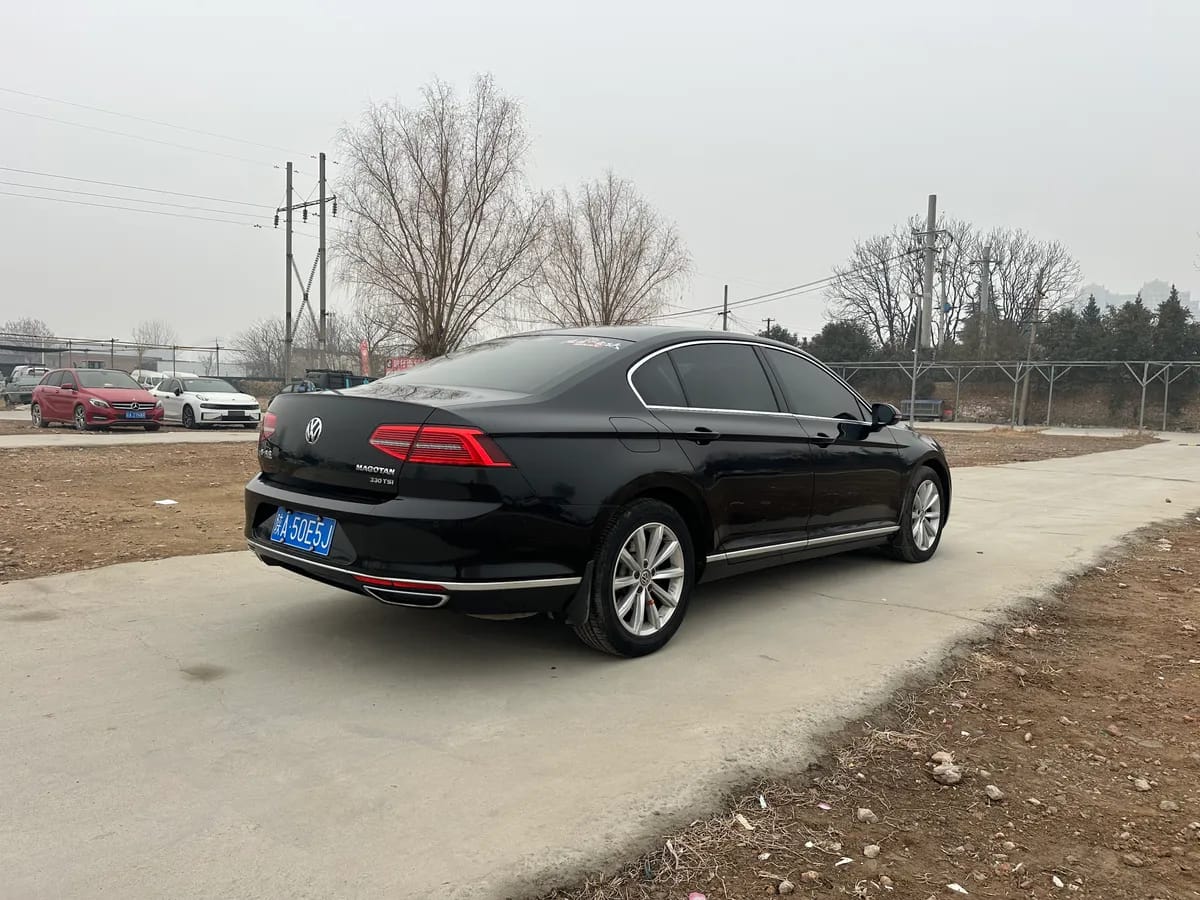 Volkswagen 2019 330TSI DSG V 4