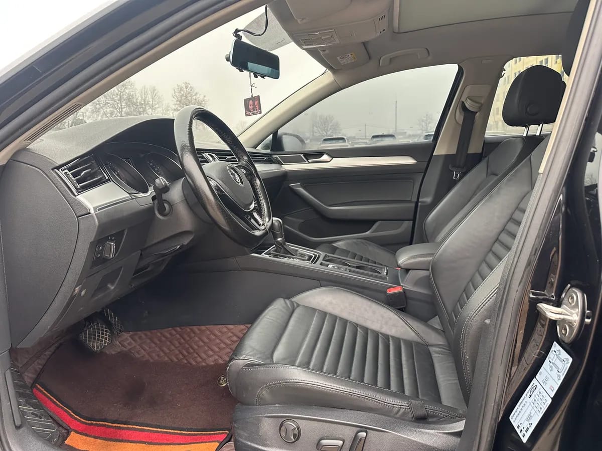 Volkswagen 2019 330TSI DSG V 9