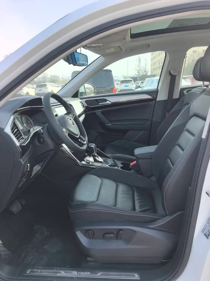 Volkswagen 2019 330TSI V 4