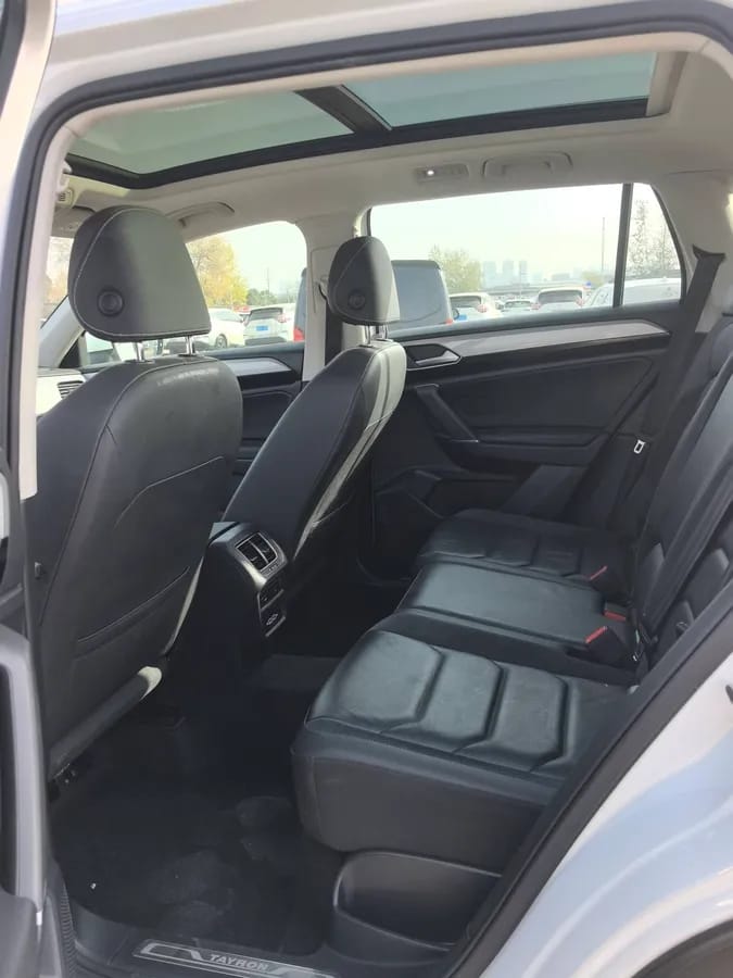 Volkswagen 2019 330TSI V 7