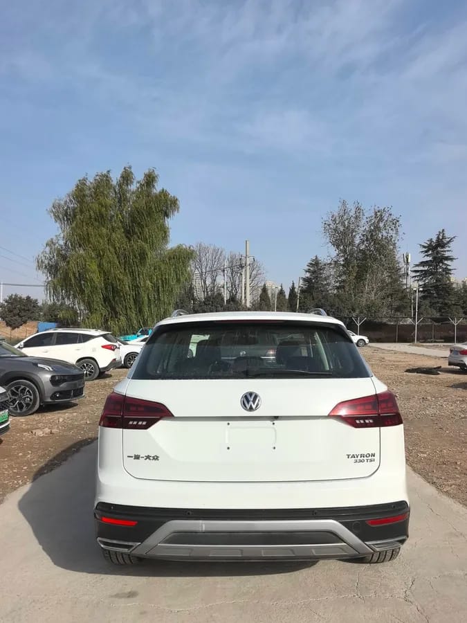 Volkswagen 2019 330TSI V 9